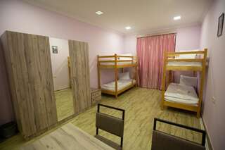 Хостелы Home Hostel Ереван Кровать в общем номере для женщин с 4 кроватями-4