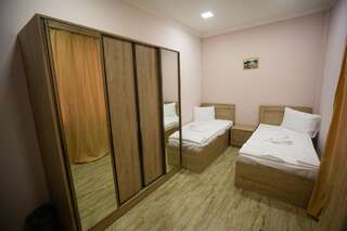 Хостелы Home Hostel Ереван Бюджетный двухместный номер с 2 отдельными кроватями-2